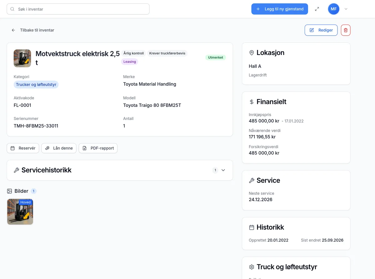 Detaljside for et inventarelement hos lager- og logistikkbedrift – verdi, service, garanti og egendefinerte felt